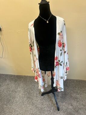 Davi & Dani Boho White Floral Lightweight Duster Kimono with Statement Sleeves L